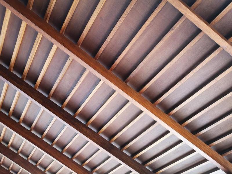 Comment r&eacute;aliser une charpente en bois parfaite &agrave; Trieux ?